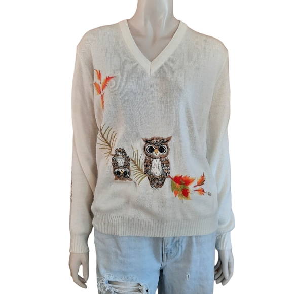 Shirlee Designs Sweaters - Vintage 70s Sweater size Small Shirlee Designs Embroidered Owl